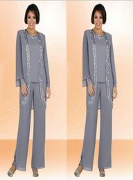 Modest 2019 Grey Chiffon Mother Of The Bride Pant Suits With Long Sleeve Jacket Jewel Neck Column Embroidery Grey Formal Suits Cus1201557