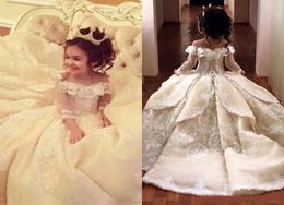 Vintage Lace Appliqued Pageant Dresses With Long Sleeves Ball Gown Flower Girl Dress Off Shoulder Sweep Train Kid First Communion 5060164