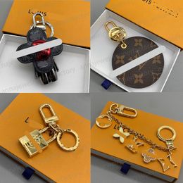 Designer LouVuittos Keychains for Women men Leather letters Classic Fashion Accessories Presbyopia diamond luxury Jewellery New Year gift