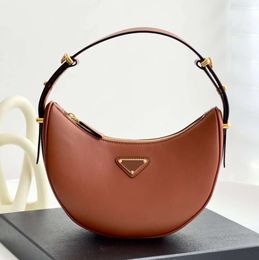 Cleo Shoulder Designer bag for woman toiletry Luxurys half moon triangle underarm Bag strap man tote purse and handbag Crossbody bags top Leather clutch white