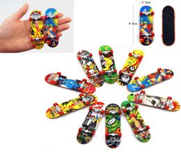 Mini Finger boards Skate truck Print professional Plastic Stand FingerBoard Skateboard Finger Skateboard for Kid Toy Children Gift1459158