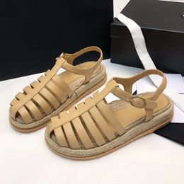 Designer Beach Sandals Baotou Slippers Lat Bottomed Shoes Casual Hollow Out Sandal Outdoor Shoes With Box 509