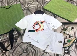 2023 Luxury designer Clothing Sets kids Tshirt white monogrammed shortst fashion British fashion brand summer childrens treasures2203539