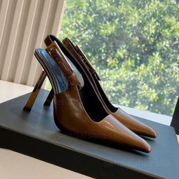 Slingback Pompe con tacchi scarpe da donna designer sandali tacchi a spillo sandali Nuovo in pelle brevetto fibbia per donne scarpe di lusso di lusso a punta di punta sandali con tacco alto di punta