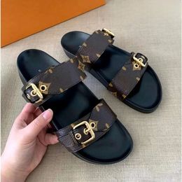 Designers sandálias com póbaco de pó saltador de sapatilhas de couro clássico de couro floral Flatos de brocas fliplos Bottoms Sapatos de praia Tamanho 35-45