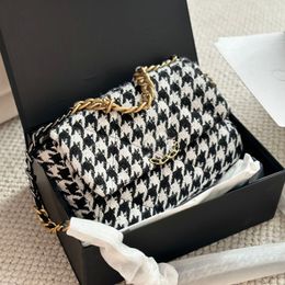 19 Serisi Kadın Tasarımcı Omuz Çantası Tweed Yün Örgü 26x16cm Houndstooth/Sade Dokuma Desen Altın Donanım İki Renkli Zincir Orta Çanta Çapraz Vücut Çantası