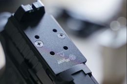 Fb player x carry exclusive rmr cover plate adapter with rear sight