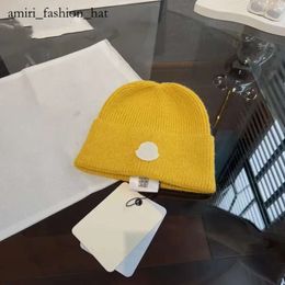 Monclair Giacca Cappelli Designer Beanie Coniglio Capelli Lavorati a maglia Monclears Autunno Inverno Casual Secchiello Monclears Uomo Berretto Donna e Uomo Moda di lusso Cappello di volpe bianca 3618