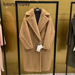 Top Maxmaras Teddy Bear Coat Womens Cashmere Coats m Familys Same Autumnwinter Internet Red Long Loose Lamb Thickened Fur Integrated