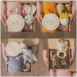 Gift Sets Baby Towel Born Bath Set Gifts Box Double Sided Cotton Blanket Wooden Rattle Brushs Bracelet Cloghet Products Drop Delivery Dhlbo