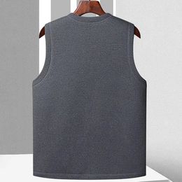 Winter Vest for Men Men's Singlebreasted V Neck Plush Sleeveless Cardigan with Pockets Fall Casual Cold Resistant Plus 240119