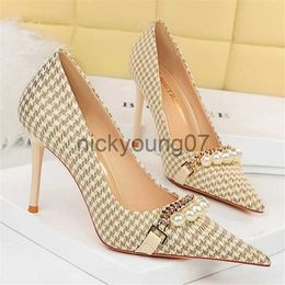 Sandals Women 7.5cm 9.5cm High Heels Plaid Pumps Pointed Toe Wedding Bridal Middle Low Heels Lady Pearl Scarpins Event Stripper ShoesJ240122