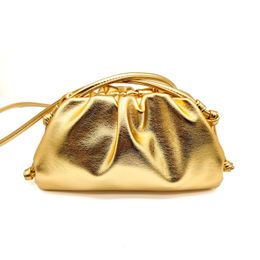 Woven Gold Hobo Tote White Mini Pouch Womens Mens Shoulder Weave Cloud Even 10a Designer Clutch Mirror Quality S Handbags Makeup Fashion Crossbody Bag