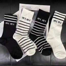 Men's Socks Ladies Women Cotton Socks 1 Pair Luxury Letter Designer Breathable Tube Cute Sock T240123