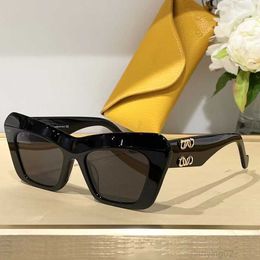 Luxury Designer Sunglasses for Women Cat Eye Sunglasses Unisex Beach Sunglasses Vintage Frames Luxury Design With Case Very good