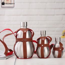 Portable Hip Flask Wine Jug Gourd Bottle 500ml 1500ml 2500ml Water Stainless Steel for Outdoor Boating Bday Accessories Gift 240122