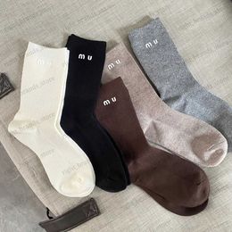 Men's Socks Laides Women 1 Pairs Letter Print Cotton Socks Soild Designer Breathable Tube Cute Sock T240122