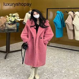 Top Maxmaras Teddy Bear Coat Womens Cashmere Coats 2024 Winter New Star Style Raspberry Pink Womens Fur Particle Camel Fleece Medium Long