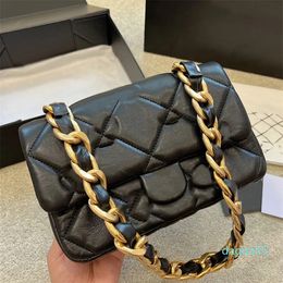 Designer Flap Shoulder Bag Badge Metal Hardware Thick Chain Classic Diamond Mini Womens Handbags Totes Bag