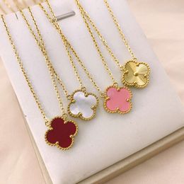 Fashion jewelry clover High quality clover necklace womens single flower doublesided pendant black and white Fritillaria red chalcedony agate collarbone chain ro