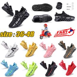 Top quality Men Women Running Shoes Comfortable Sneaker Breathable Mesh Upper Cushion Light Weight Fast Ship Sports Jogging shoes