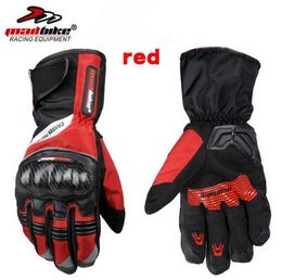 2016 New MADBIKE full finger motorcycle gloves winter warm leather waterproof tarps carbon Fibre motorbike racing glove men and wo6663235