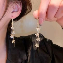 Charm New Minimalist Long Tassel Earrings Elegant Delicate Flower Pendant Zircon Earrings Women's Ear Wire Premium Jewellery Party Gifts G1212121