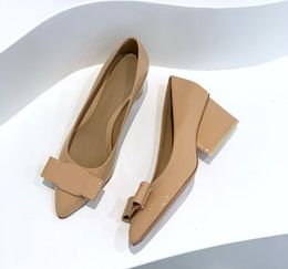 Повседневная формальная обувь, в сочетании с костюмом на низких каблуках, подлинные итальянские кожаные туфли, женская аппаратная пряжка, дышащая шнурная коробка 35-40