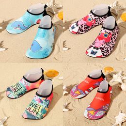 Soled Couple Womens 2024 Soft Men Anti Slip Cross-border Fast Drying Water Park Swimming Leisure Beach Socks and Shoes Size 36-45 GAI 686