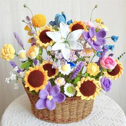 Decorative Flowers 1Pc Finished Hand-knitted Flower Artificial Tulip Rose Fake Teacher's Day Gifts Wedding Party Desktop Oranments
