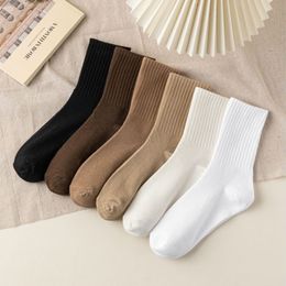 unisex casual plain socks, fashionable, multifunctional, breathable, comfortable crew socks, men's and women's casual sports socks