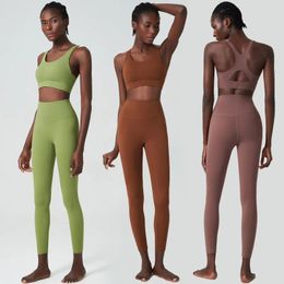 Women Two Pieces Fitness Yoga Set Solid Colour Super Stretch Lycra Gym Running Suit Buttery Soft Breathable Workout Clothes 240122