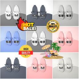 Designer shoes Slippers Rubbers Slides Sandal Flat Bloom sharks Fashion Beach Flip Flops Bathroom summer Womens mans room slider softy comfort