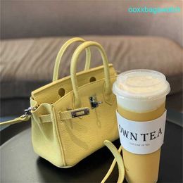 Leather Handbag Elegant Womens Bk Tote Bags Chris Loves to Eat Cakes Customised Top Layer Cowhide Silver Buckle Chicken Yellow Platinum Bag One Shoulder Cross HB IW0V