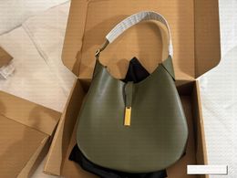 Fashion niche leather shoulder bag for women with metal buckle luxury designer commuting bag