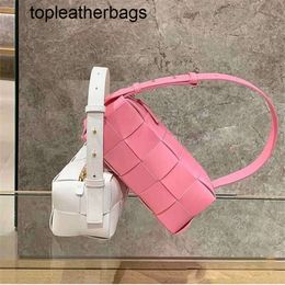 Botteg Venetas Bags Legal Copy Deisgner 8A online shop Genuine leather brick woven bag Womens pink one-shoulder underarm 2023 new advanced sense portable pillow22T0