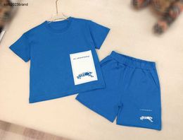 New kids tracksuits summer Short sleeve suit Size 90-160 Solid color Minimalist design baby clothes boys T-shirts and shorts Jan20