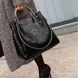 Big Women Bucket Bag Female Shoulder Bags Large Size Vintage Soft Leather Lady Cross Body Handbag for Women Hobos Bag Tote1261A