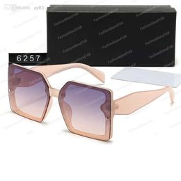 3 Style Anti-Reflection Fashion 2024 Designer Sunglasses Classic Eyeglasses Outdoor Beach Sun Glasses For Man Woman Polychrome Sunglass