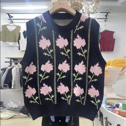 Women's Vests Korejepo Flower Embroidery Knitted Vest Summer French Folding Sleeveless Sweetheart Top 2024 Romantic Elegant