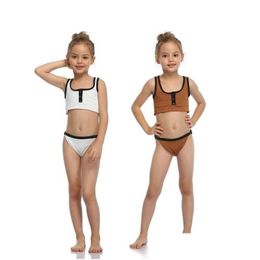 One-Pieces Girl 2021S Cute Two Piece Split Swimsuit Fresh Solid Colour Stitching Suspender Tops And Buckle Triangle Shorts Drop Deliv Dht8P