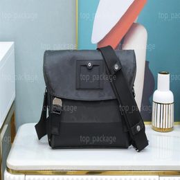 Men's Fashion Shoulder Bag envelope bag designer classic timeless door-to-door delivery model m40511-m44001-m69443249c