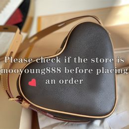 12A Upgrade Mirror Quality Designer Small Heart Shape Bag 22cm Hobo Womens Messenger Pochette Purse Bags Luxurys Canvas Handbags Brwon Shoulder Strap Box Bag