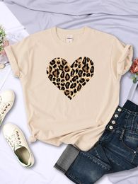 Womens T Shirts Leopard Love Personality Print Women Tshirts Casual O-Neck Clothing Vintage All-math Tops Comfortable Street Womans Short