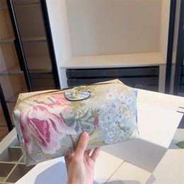 Luxury Designer Brand Makeup Bags Ladies Classic Cosmetic Pouch Fashion Floral Wash Bag Leather Toilet Pouch Womens Travel Accessories G2401233BF