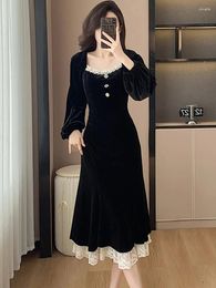Casual Dresses Autumn Winter Black Velvet Patchwork Lace Ruffled Mermaid Dress Women Korean Vintage Hepburn 2024 Elegant Long Gown