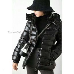 Womens Down Short Downs Jackets Female Jacket Hooded Designer Warm Top Coats Three Options: Black, Red, and Blue