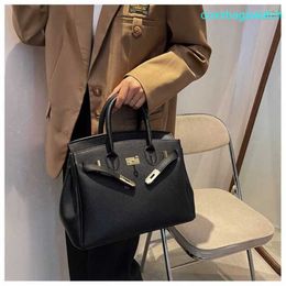 Leather Handbag Elegant Womens Bk Tote Bags Handbags Lychee Pattern Horizontal Square Solid Colour Large Soft Handle Lock Buckle Bag Platinum Bag Womens Bag Eu HB UQ38