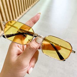 Sunglasses Cute New Polygonal Metal Frame Sunglasses with Small for Women's Street Photography Concave Shaped