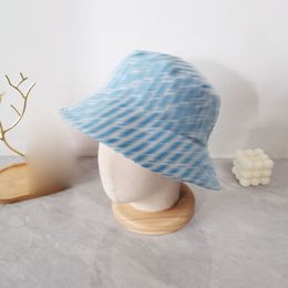 Women's Versatile Designer Bucket Hat Hundred Letters Flower Print Stripe Colourful Cap Unisex Outdoor Beach Sunscreen Wide Brim Hats Bucket Checkere